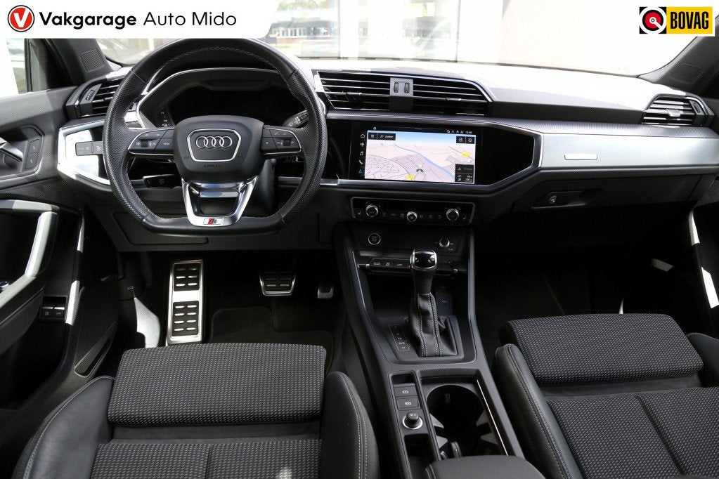 Audi Q3 45 TFSI e S line Automaat | Trekhaak | Winterbanden, Automaat, 12 maanden, Gebruikt, 4 cilinders