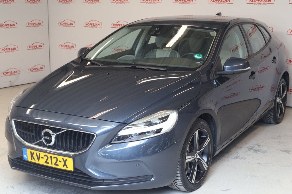Volvo V40 1.5 T2 Nordic+ NL auto, Winterpakket, camera, park, Auto's, Volvo, Euro 6, 4 cilinders, 700 kg, Blauw