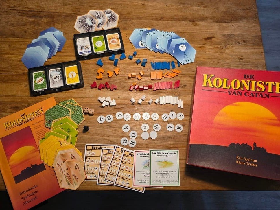 kolonisten van catan 999 games houten editie, Drie of vier spelers, Ophalen of Verzenden, Zo goed als nieuw, 999 Games