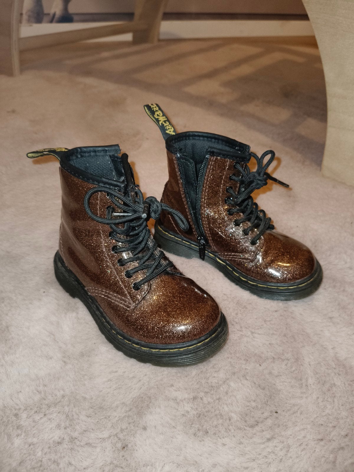 Dr. Martens Glitter Air Wair Laarzen - Zo Goed Als Nieuw, Kinderen en Baby's, Ophalen, Zo goed als nieuw, Dr. Martens, Laarzen