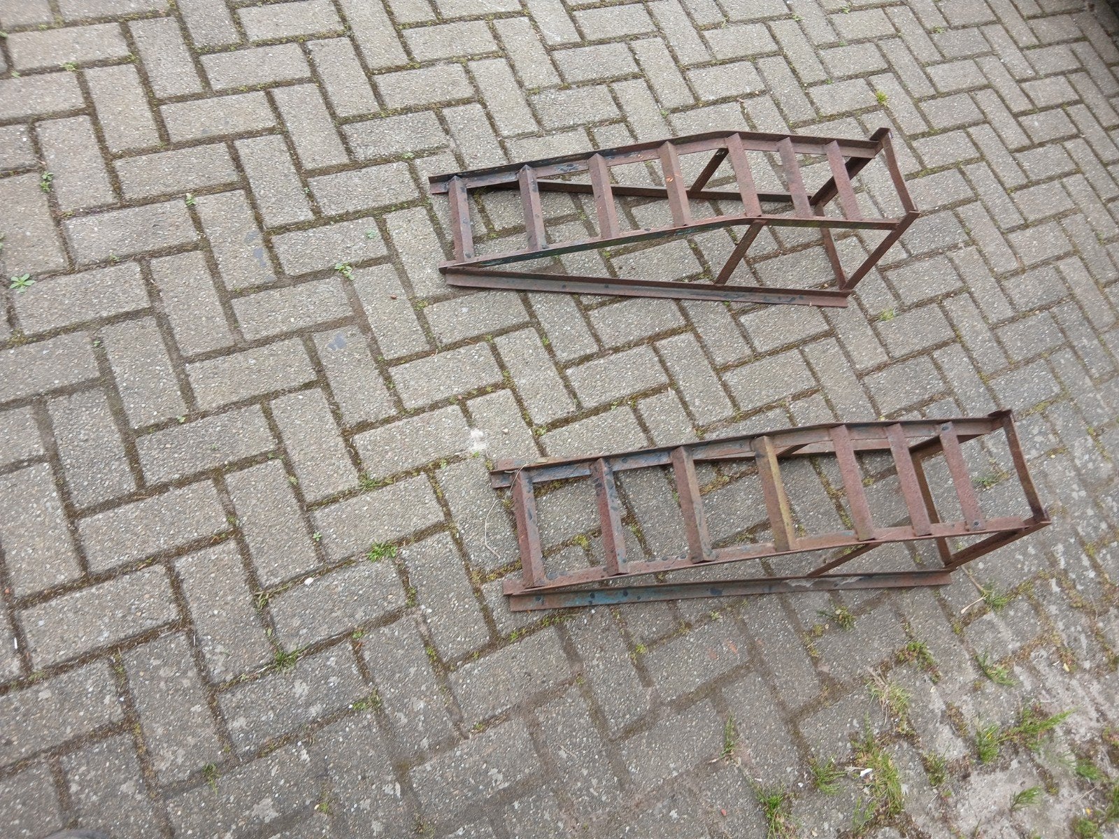 Set van 2 robuuste stalen oprijbokken, Ophalen