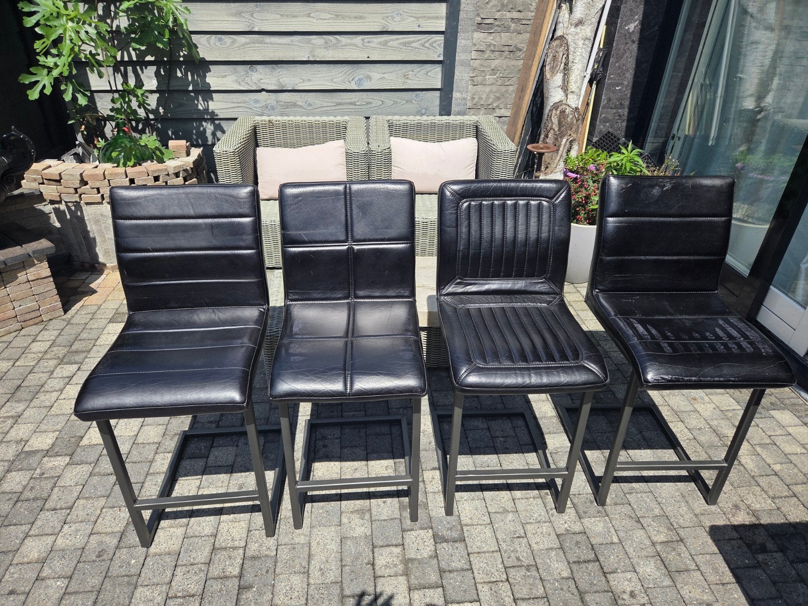 4 Barkrukken/ hoge eettafelstoelen, Huis en Inrichting, Barkrukken, Ophalen, Kunststof, Gebruikt, 60 tot 90 cm