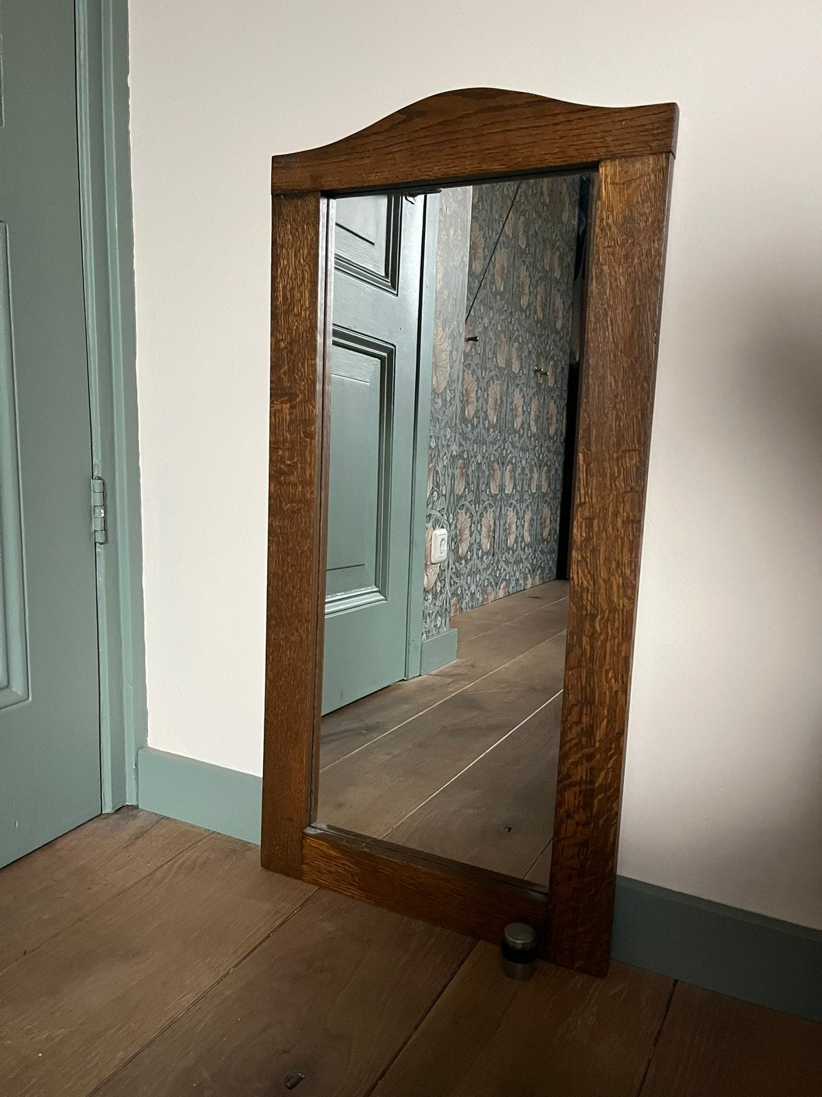 Klassieke houten wandspiegel – donker eiken – 82  40 cm, Ophalen, Rechthoekig