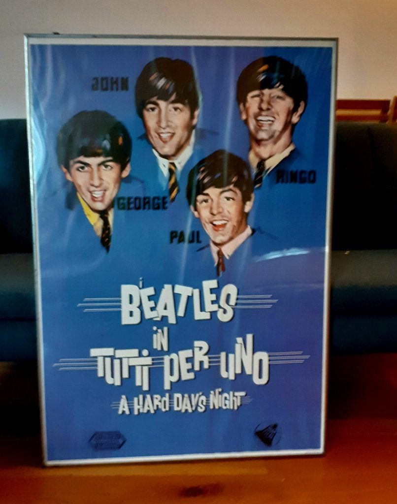 Beatles A Hard Day's Night poster 70x100 ingeframed, Verzamelen, Posters, Rechthoekig Staand, Met lijst, Deurposter of groter