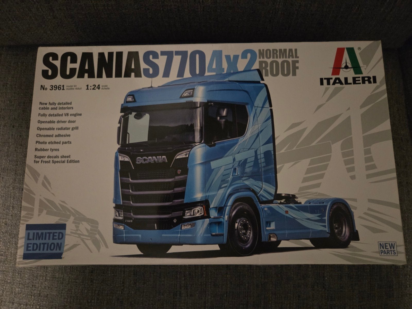 Italeri nr.3961 scania s770 4x2 normal roof, Hobby en Vrije tijd, Modelbouw | Auto's en Voertuigen, Italeri, Groter dan 1:32, Ophalen of Verzenden