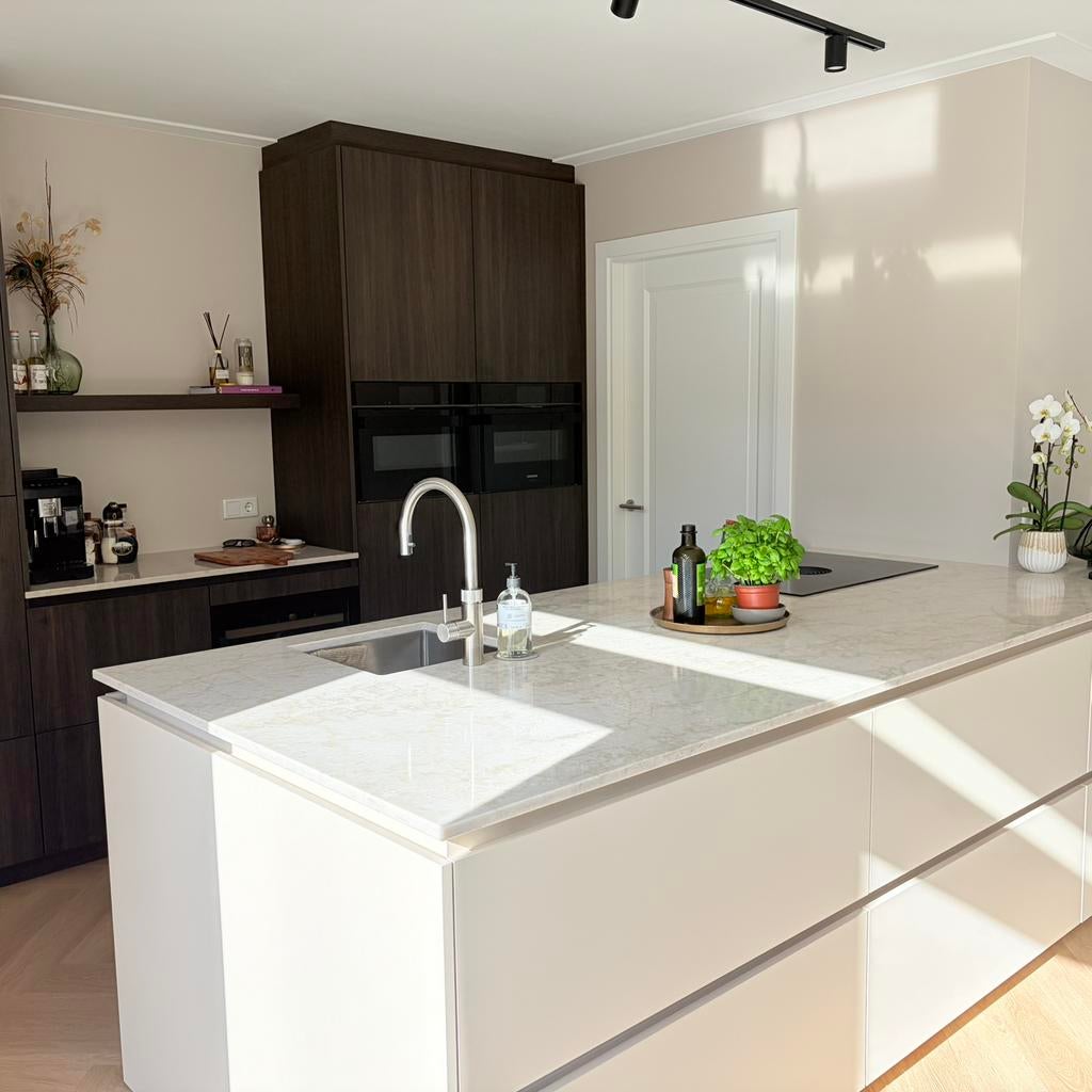 Composiet werkblad Jetstone Glencoe – 300cm, 100 tot 150 cm, 200 cm of meer, Beige, Ophalen of Verzenden