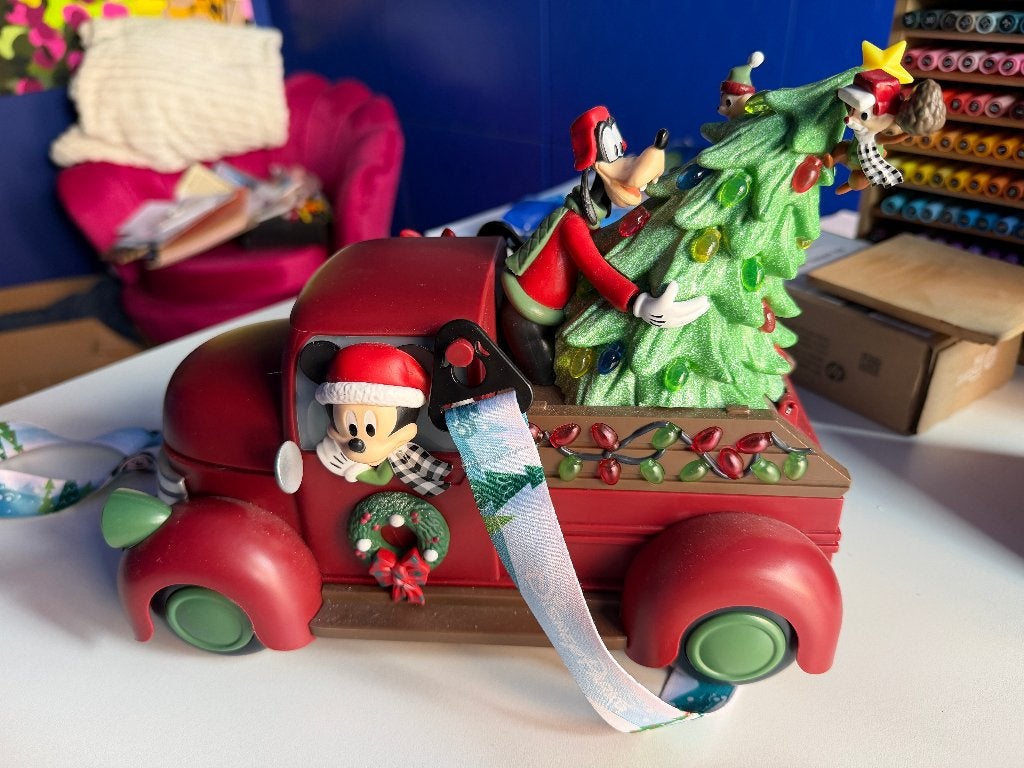 Disney popcornbucket chistmas, Verzamelen, Disney, Beeldje of Figuurtje, Overige figuren, Ophalen of Verzenden