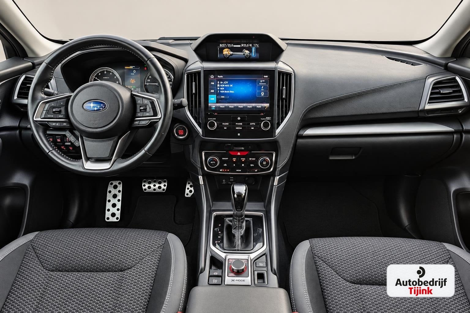 Subaru Forester 2.0i e-BOXER Luxury | Automaat | Trekhaak |, Auto's, Euro 6, 4 cilinders, Wit, Origineel Nederlands
