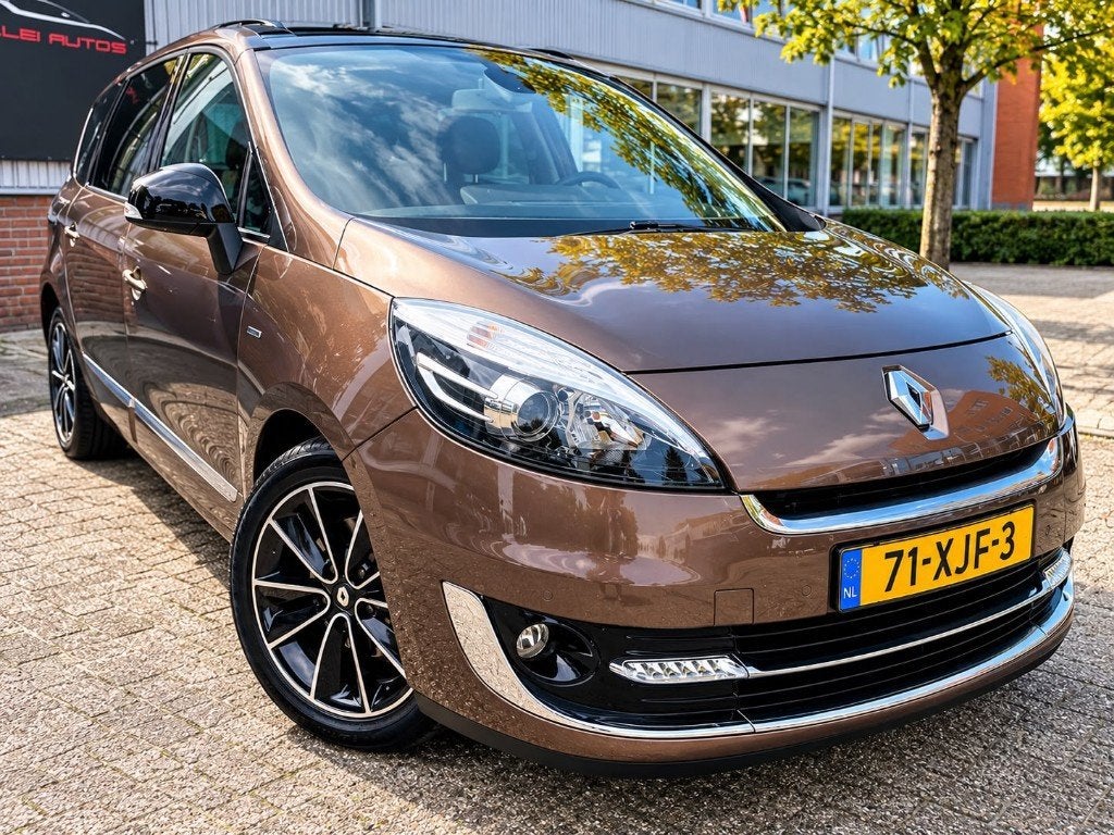 Renault Grand Scénic 2.0 Bose PANORAMADAK PDC TREKHAAK KLIM, Gebruikt, 4 cilinders, Bruin, Leder en Stof