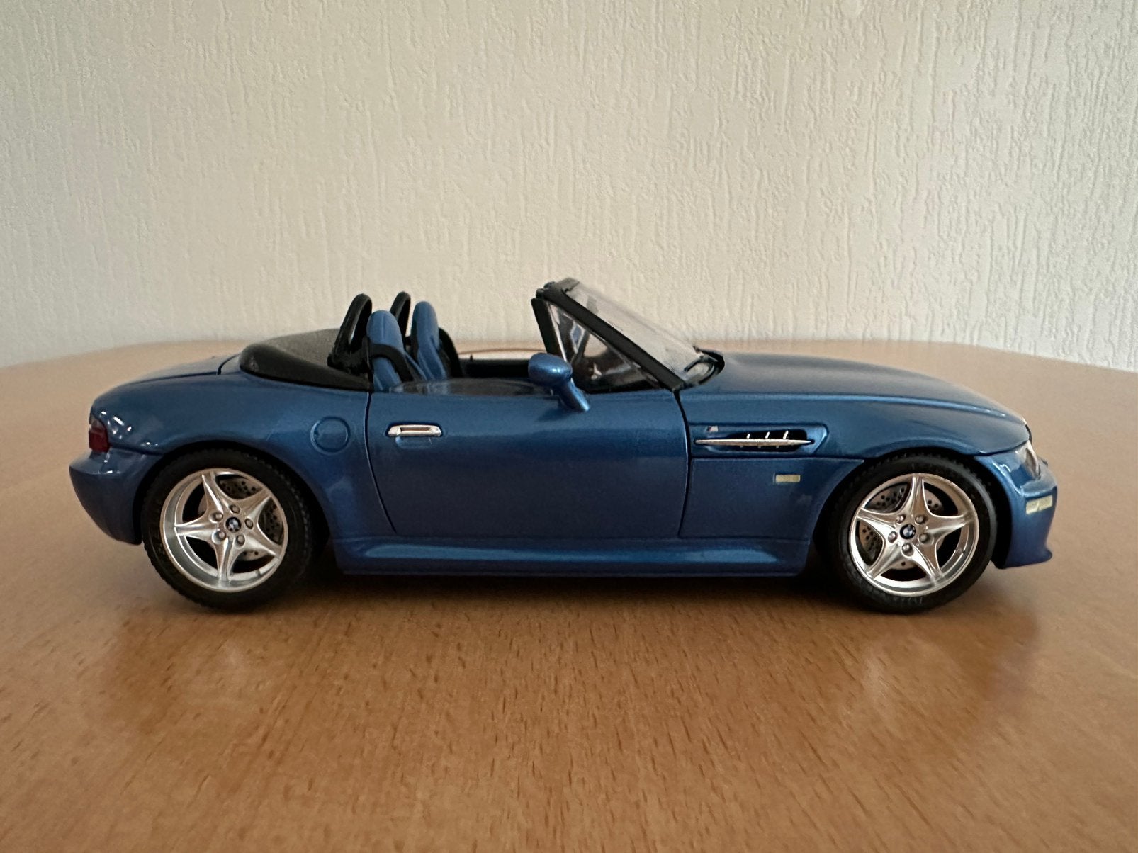 BMW Z3 modelauto van Burago – schaal 1:18 – blauw