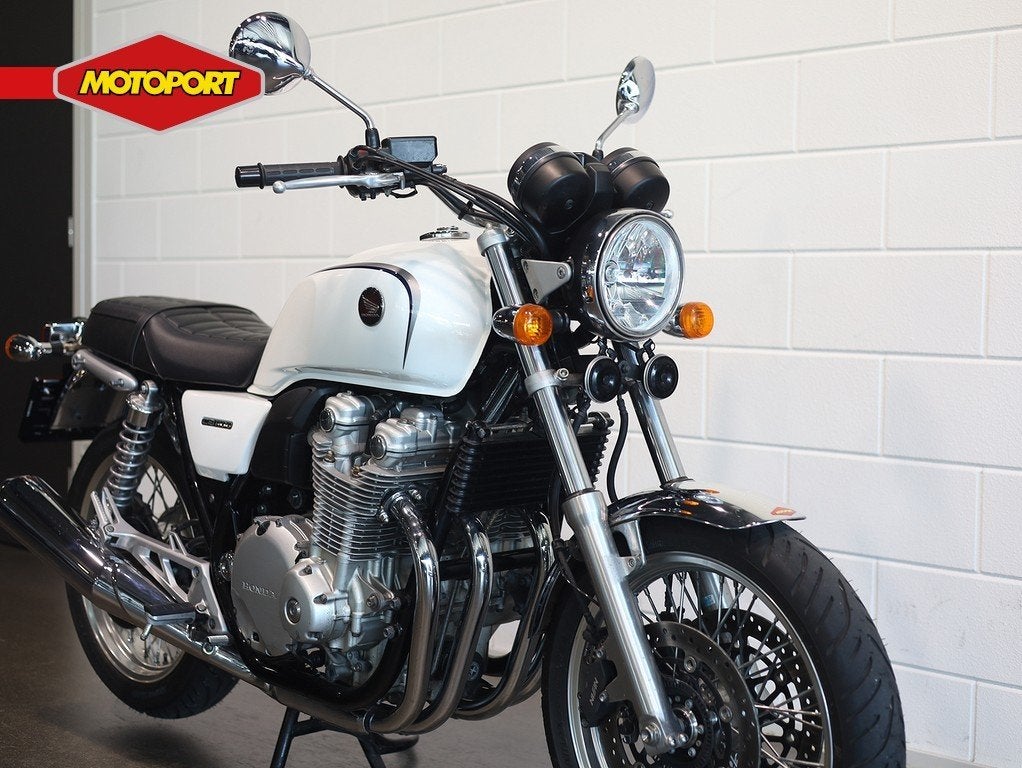 Honda CB 1100 SA (bj 2015), Bedrijf, Mc.benelux@honda-eu.com, Honda Motor Europe Ltd Netherlands branc, Wijngaarderveld 1
9300  AALST, BE