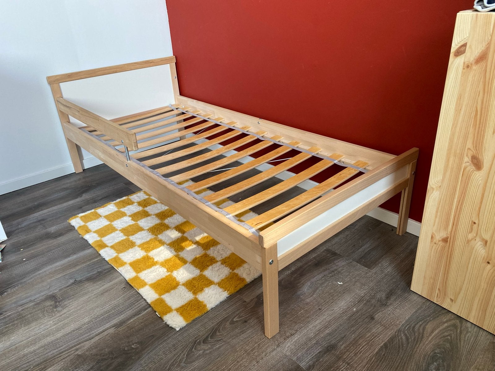 2x IKEA Sniglar peuterbed met lattenbodem en matras, Ophalen, Beige, 190 cm of minder, Zo goed als nieuw
