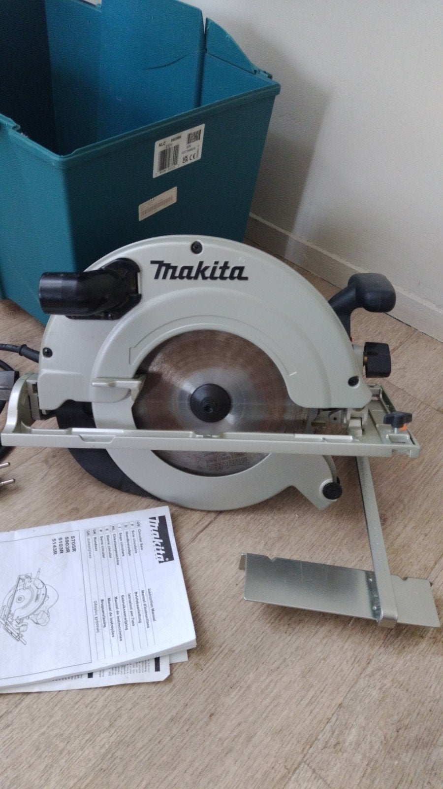 Makita 5903R cirkelzaag, Ophalen, 1200 watt of meer, Cirkelzaag, 30 tot 70 mm