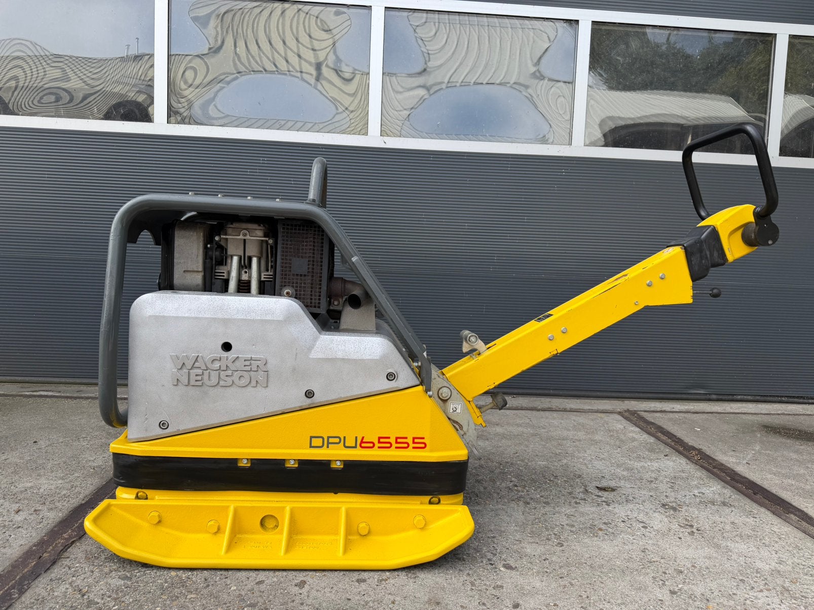Wacker trilplaat te koop DPU 6555 10-2019 ( 125 uur!), Ophalen of Verzenden, Zo goed als nieuw