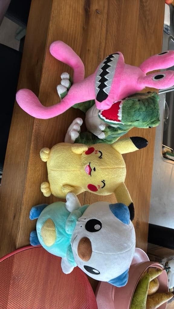Pokemon en roblox knuffels (pickachu is sold), Gebruikt, Overige typen, Ophalen of Verzenden, Pokémon