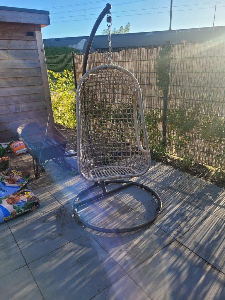 Tuin hangstoel, Ophalen