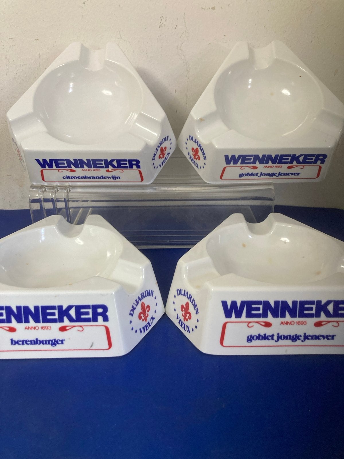 4 Wenneker kunststof asbakken - Jenever, Berenburg, Citroen, Ophalen of Verzenden, Gebruikt