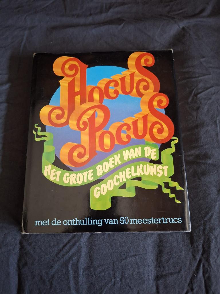 Hocus Pocus (Het grote boek van de goochelkunst), Boeken, Ophalen of Verzenden, Gelezen, Overige onderwerpen