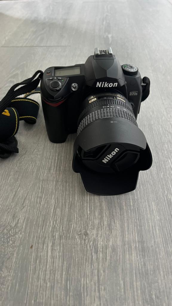 Nikon D70s DSLR + 18-70mm lens + SB-800 flitser + tas, Ophalen of Verzenden, Zo goed als nieuw, Nikon, Geen optische zoom
