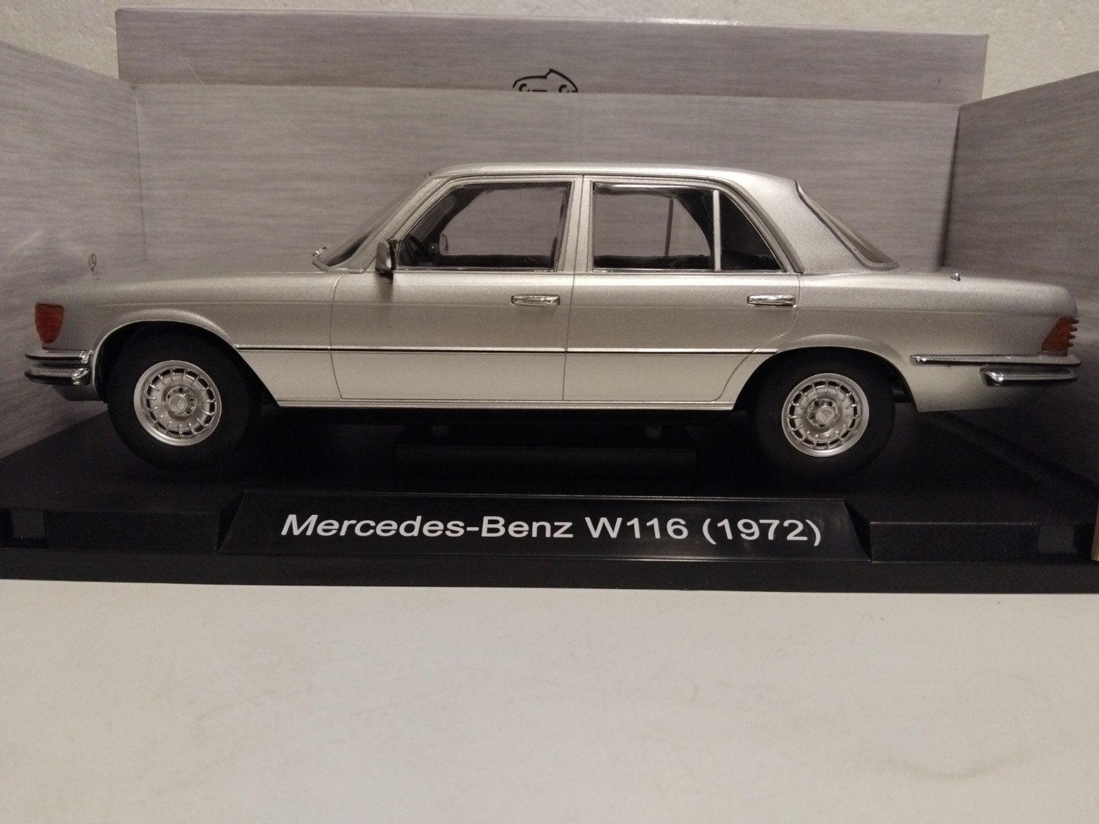 Mercedes Benz SE 280 silver W116 1972 Mcg 1:18 KRD, Ophalen of Verzenden, Zo goed als nieuw, Auto, Overige merken
