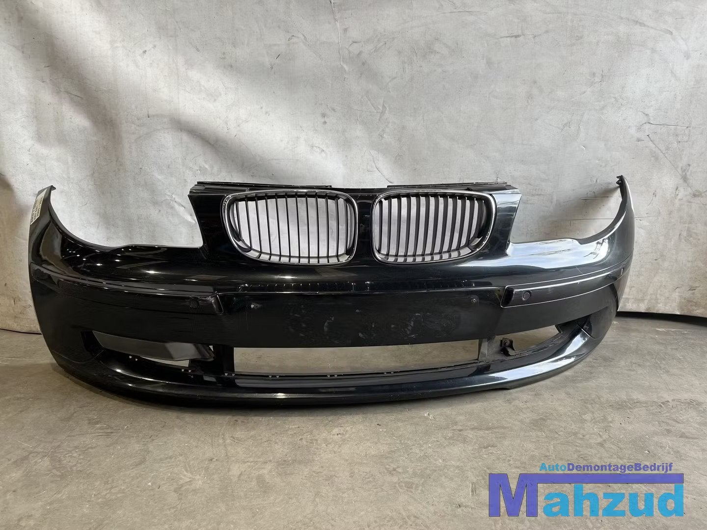 BMW 1 SERIE E87 E81 Zwart voorbumper 2003-2010, Petuelring 130
80788  Munich, DE, Gebruikt, Voor, Info@bmw.de