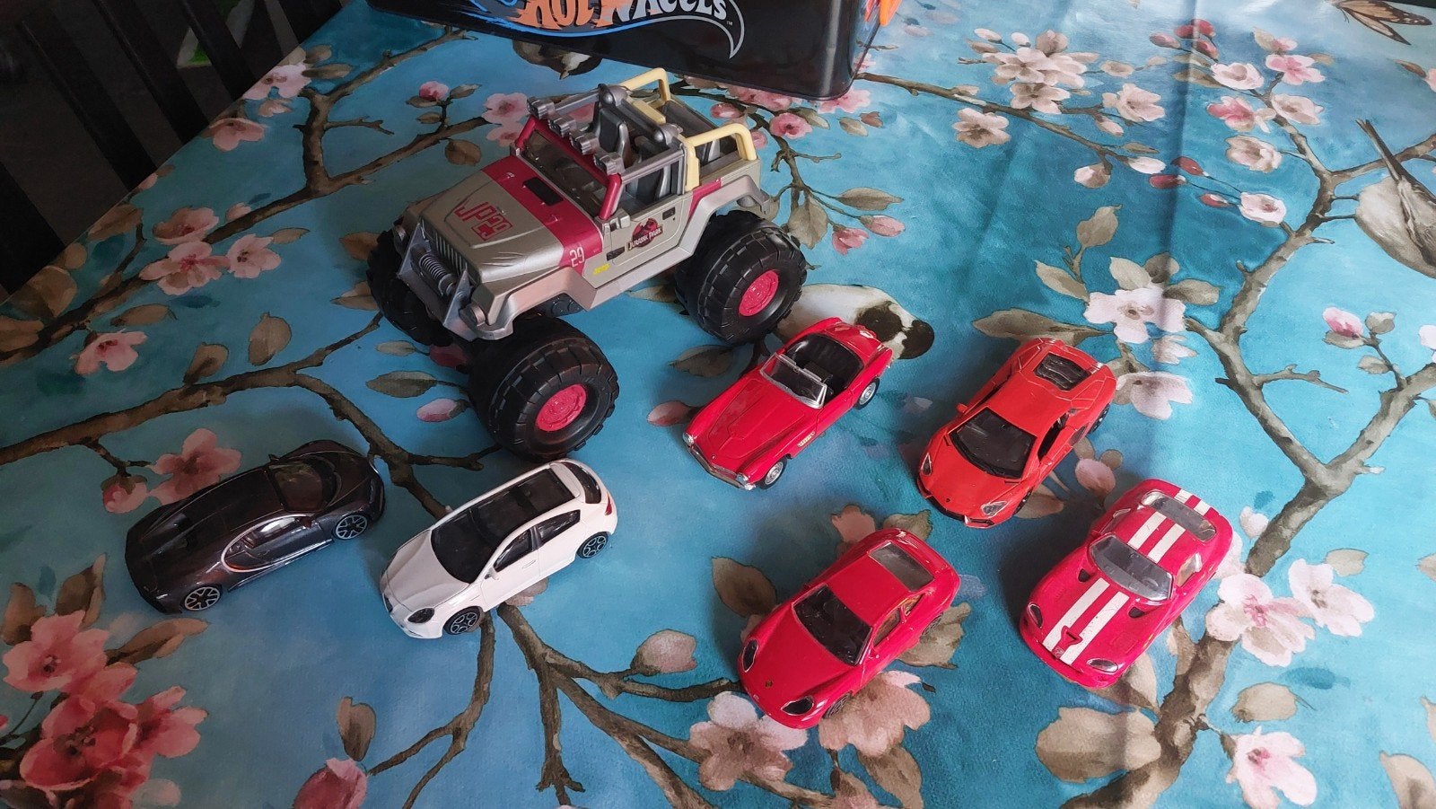Meer dan 50 hotwheels en een paar andere autos, Ophalen
