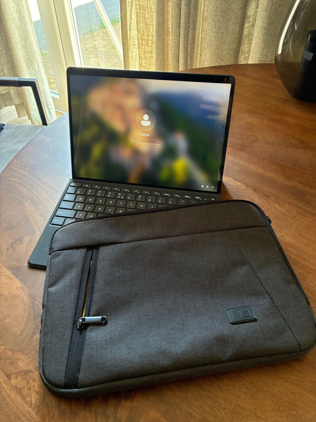 Microsoft Surface Pro 9 - Zo goed als nieuw met hoes, Computers en Software, Windows Laptops, Ophalen, 2 tot 3 Ghz, Qwerty, 13 inch