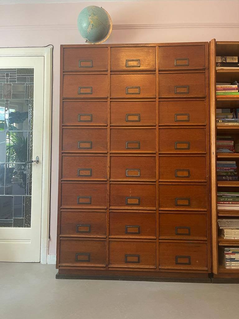 Vintage Eikenhouten Notariskast - 24 vakken Kleppenkast, Ophalen