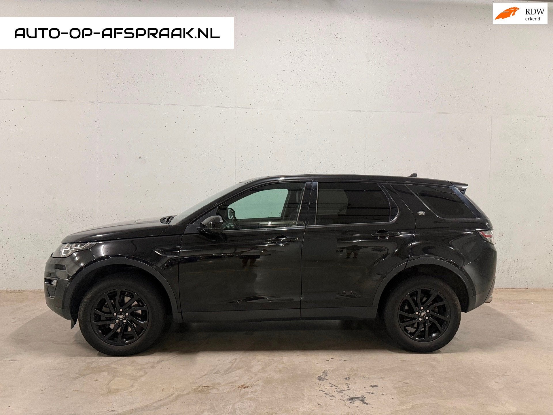Land Rover Discovery Sport 2.0 TD4 HSE Automaat Leer Navi, Auto's, Automaat, Dealer onderhouden, Gebruikt, Euro 6