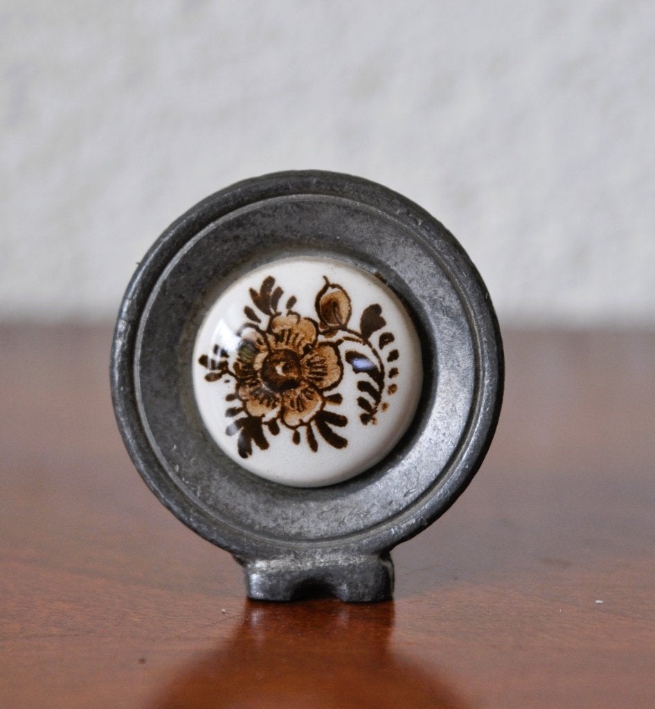 Vintage Poppenhuis Sier Bordje 3,5 cm, Ophalen of Verzenden, Gebruikt, Decoratie