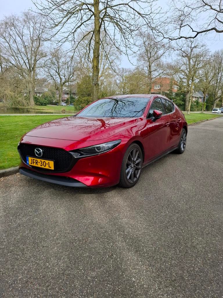 Mazda 3 Skyactiv-g 122pk Automaat 2019 Rood, 1998 cc, 4 cilinders, 122 pk, 1274 kg