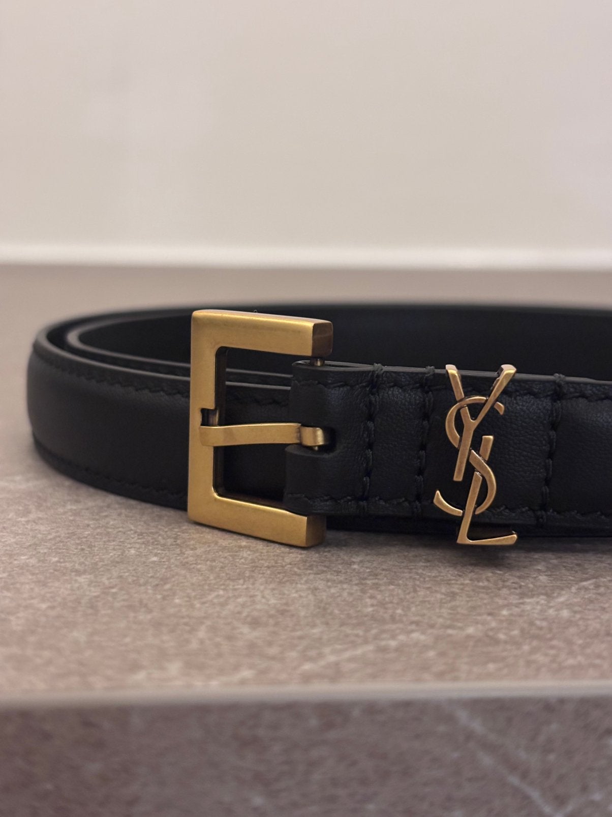 Saint Laurent Narrow Monogram riem 90 cm, Minder dan 3 cm, Zwart, Heupriem, Ophalen of Verzenden