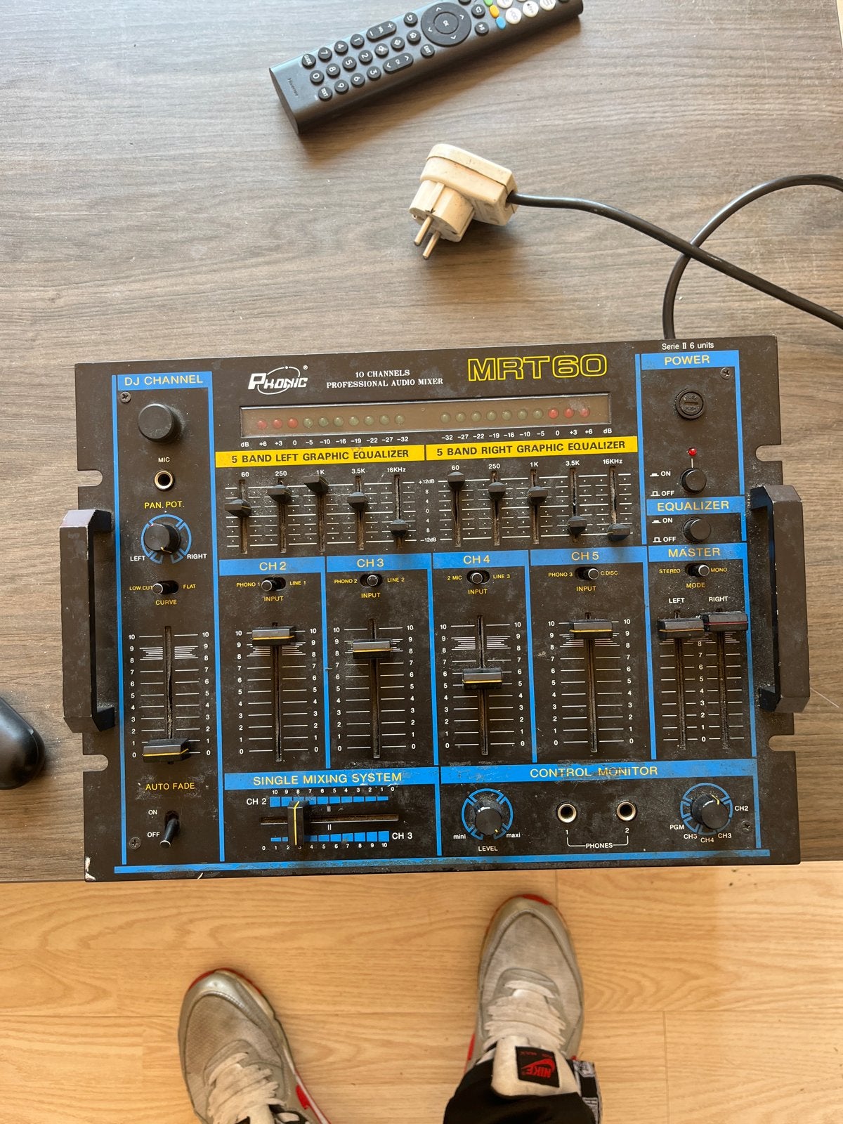 Phonic MRT60 Mengpaneel - Kanaal 3 werkt, Muziek en Instrumenten, Mengpanelen, Ophalen, Gebruikt, Minder dan 5 kanalen, Microfooningang