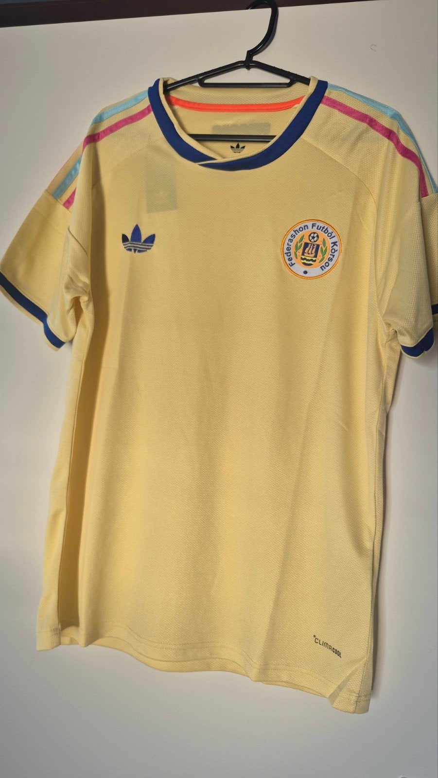 Curaçao Uitshirt Maat 3XL - Collectible Item!, Kleding | Heren, T-shirts, Geel, Overige maten, Ophalen of Verzenden, Zo goed als nieuw