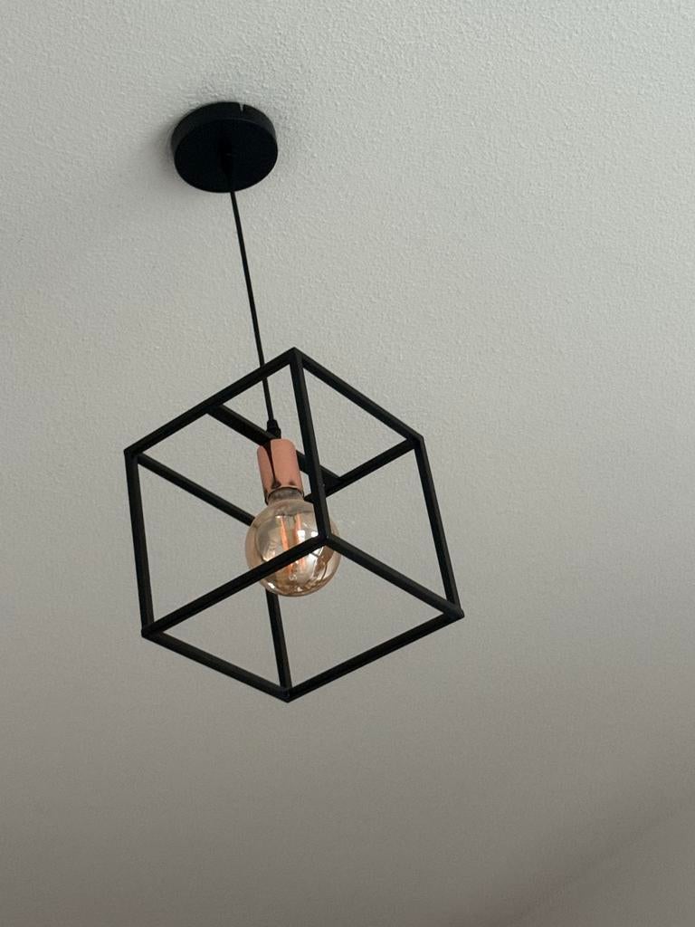 Moderne Zwarte Kubus Hanglamp met Edison Lamp, Ophalen, Zo goed als nieuw, Metaal, 50 tot 75 cm