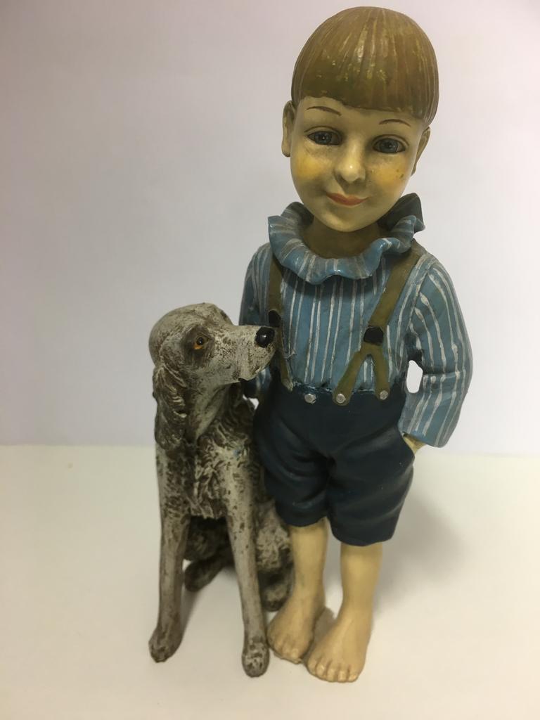 Candy Design Norway  Beeld van Jongen met Hond, Ophalen of Verzenden, Zo goed als nieuw, Mens