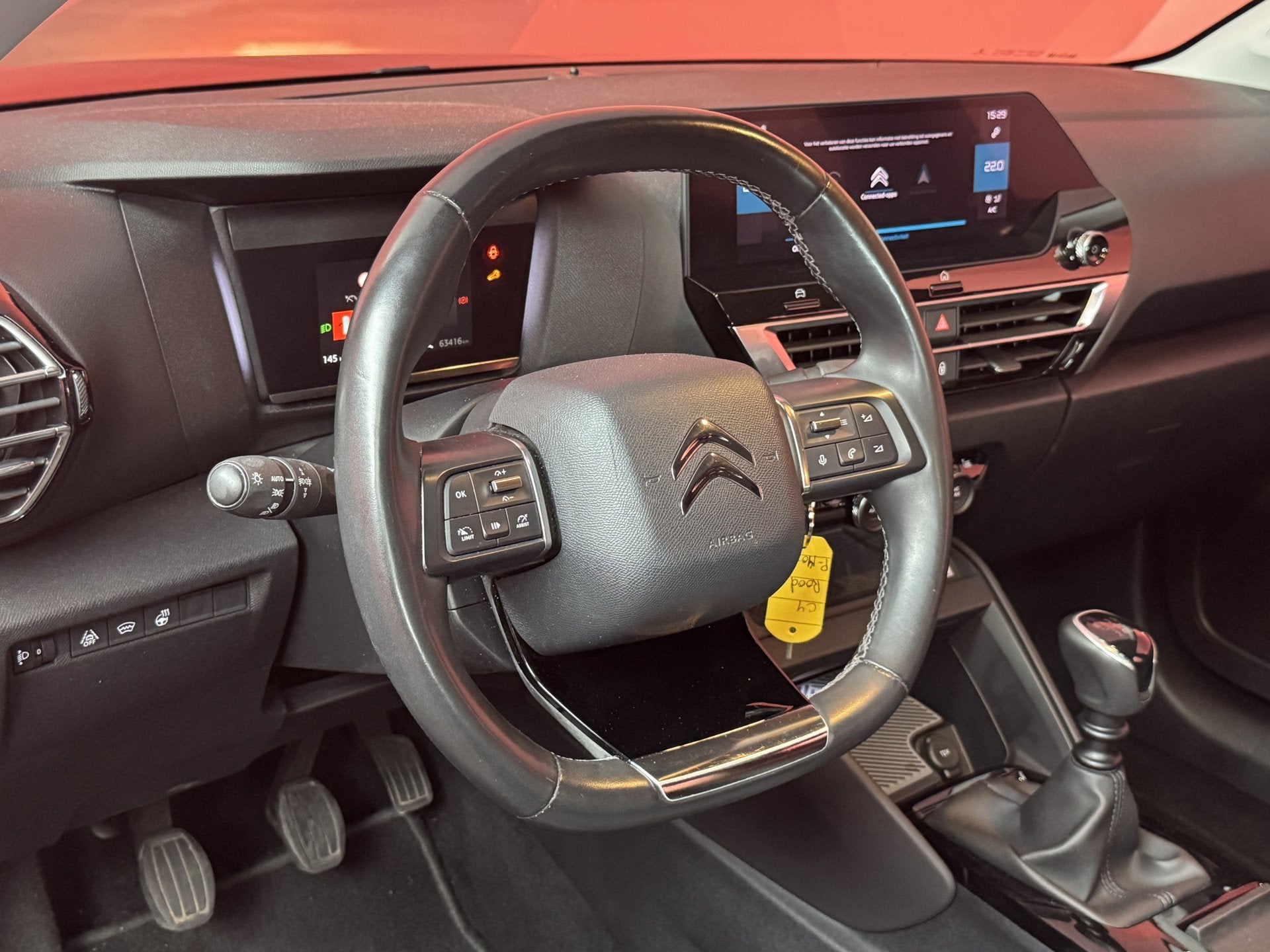 Citroën C4 1.2 Puretech Business Plus | Carplay | Trekhaak, Voorwielaandrijving, Gebruikt, 1199 cc, Leder en Stof