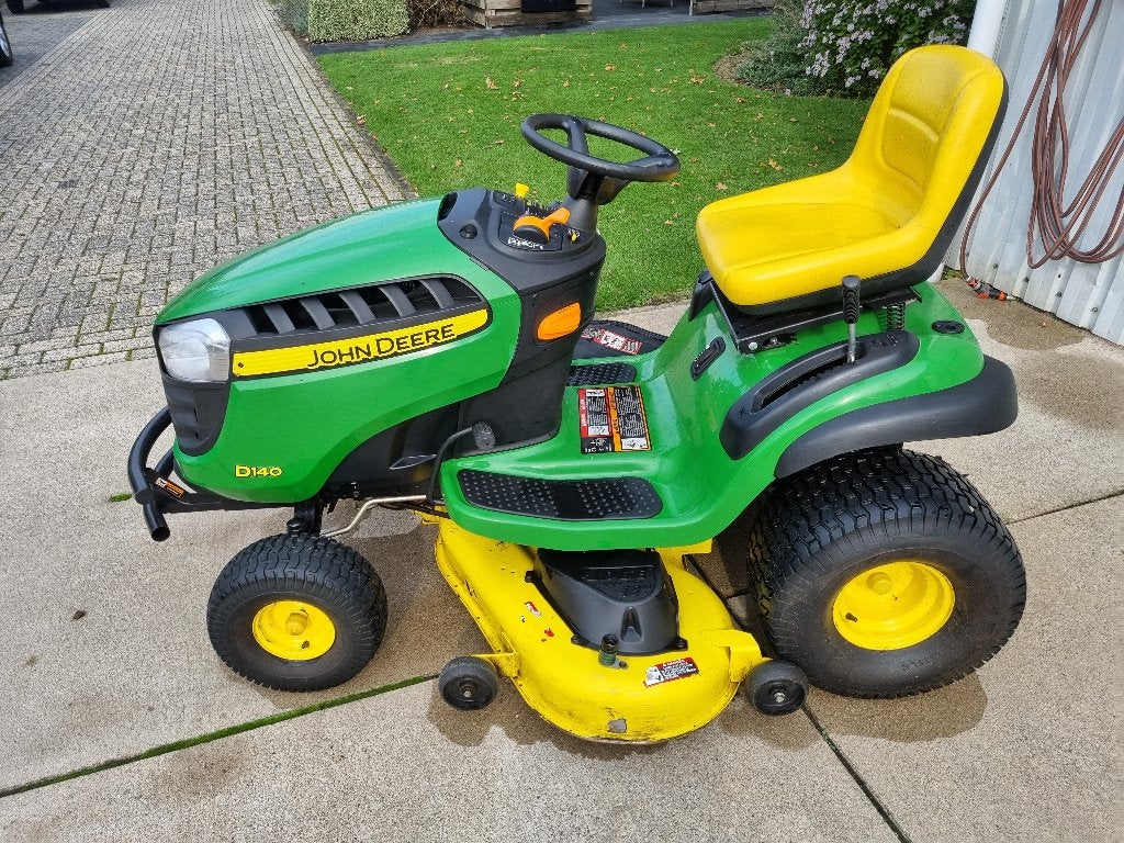 Zitmaaier John Deere D140, Tuin en Terras, Gebruikt, John deere, Ophalen of Verzenden, Elektrische starter