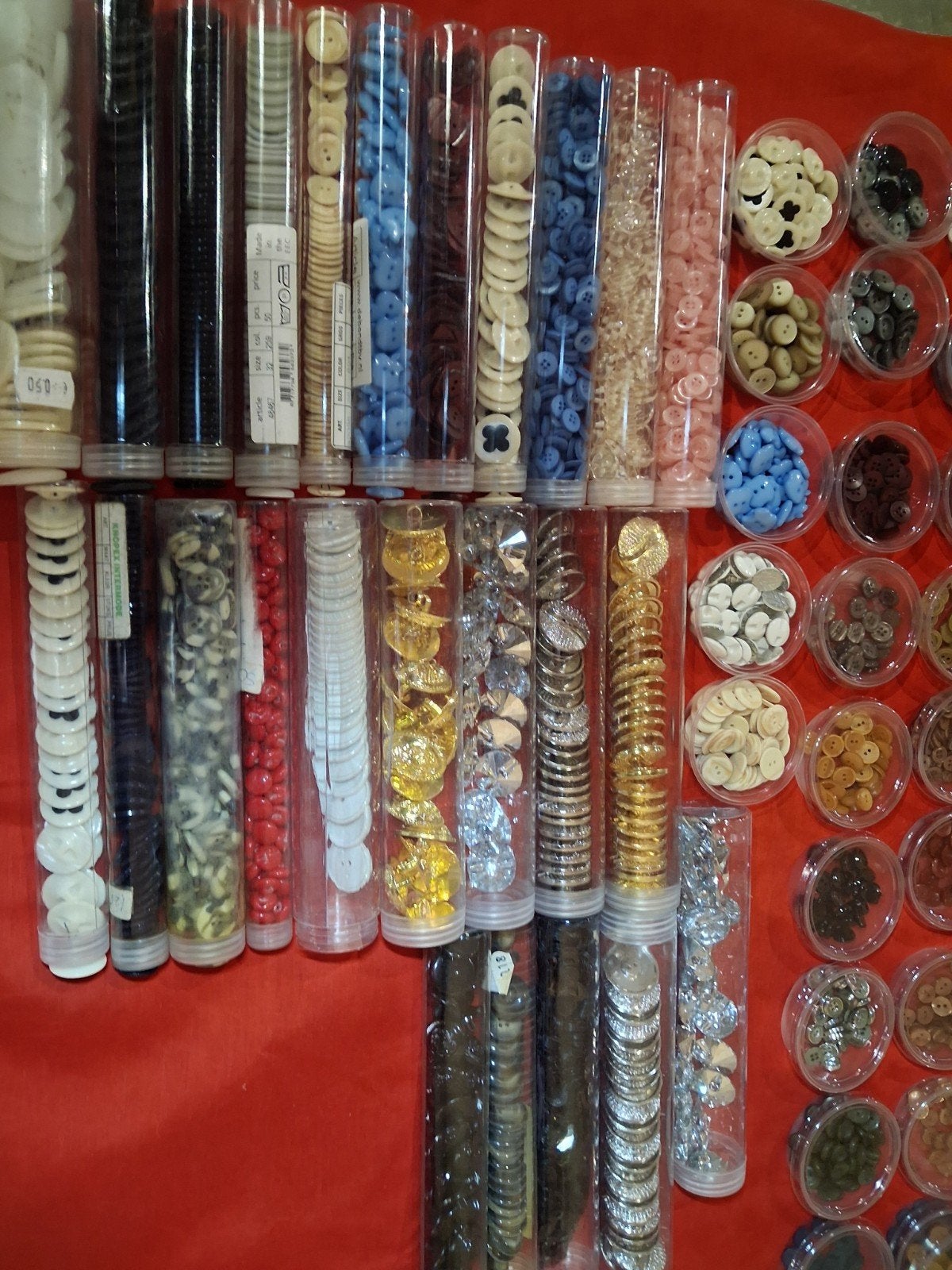 giga grote partij knopen in kokers en bakjes, Ophalen, Nieuw, Knoop of Knopen