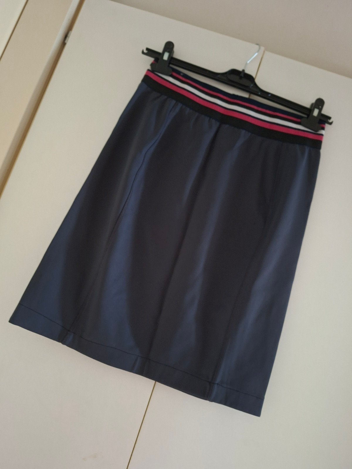 Nieuwe Expresso rok van dikkere travelstof, Maat 38/40 (M), Nieuw, Ophalen of Verzenden, Knielengte