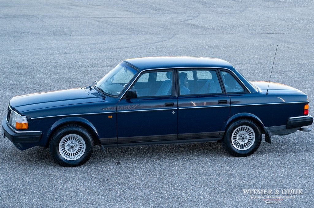 Volvo 240 2.3 GL automaat 135.000km (bj 1992), Auto's, Automaat, Gebruikt, 4 cilinders, Blauw