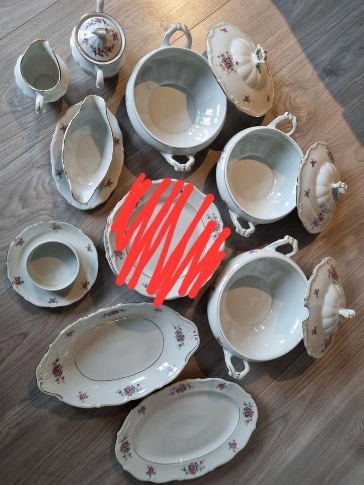Porselein bloemem servies. 9delig. Carl Tielsch&Co. Vintage, Antiek en Kunst, Antiek | Servies compleet, Ophalen