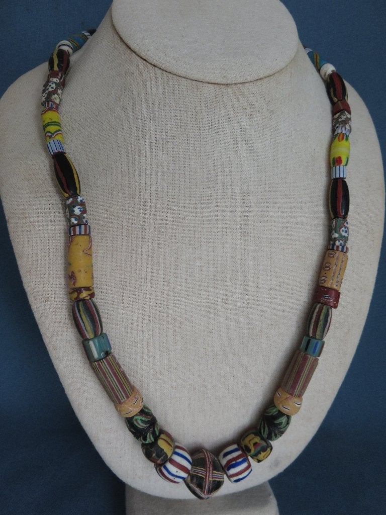 Antieke ketting in Venetiaanse glas kralen - 18e - 20e eeuw, Ophalen of Verzenden, Overige materialen, Ketting