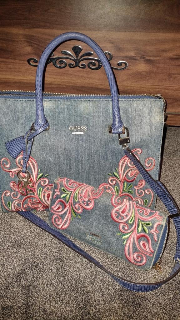 Guess  tas met portemonnee, Ophalen of Verzenden, Zo goed als nieuw, Zwart, Handtas
