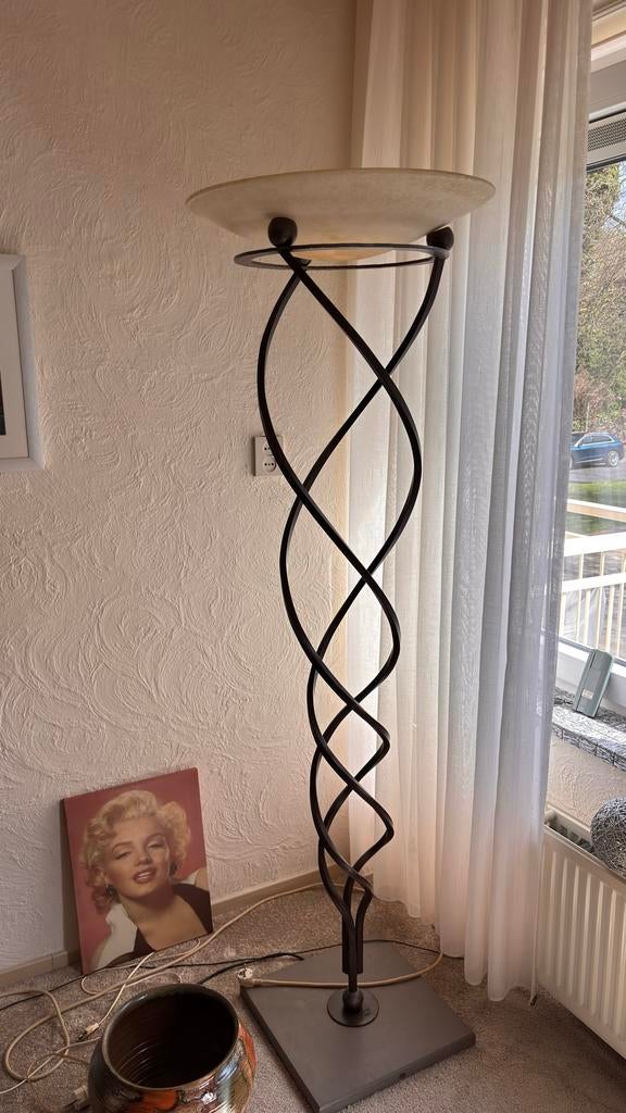 Eerste versie Terzani Antinea Vloerlamp met Murano schaal, Huis en Inrichting, Lampen | Vloerlampen, Ophalen, Gebruikt, Glas, 150 tot 200 cm