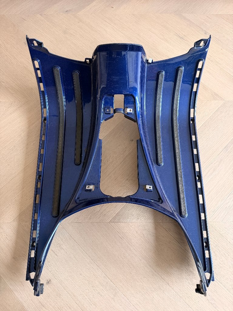 Originele blauwe voetplaat treeplank voor een Vespa GTS., Ophalen, Gebruikt