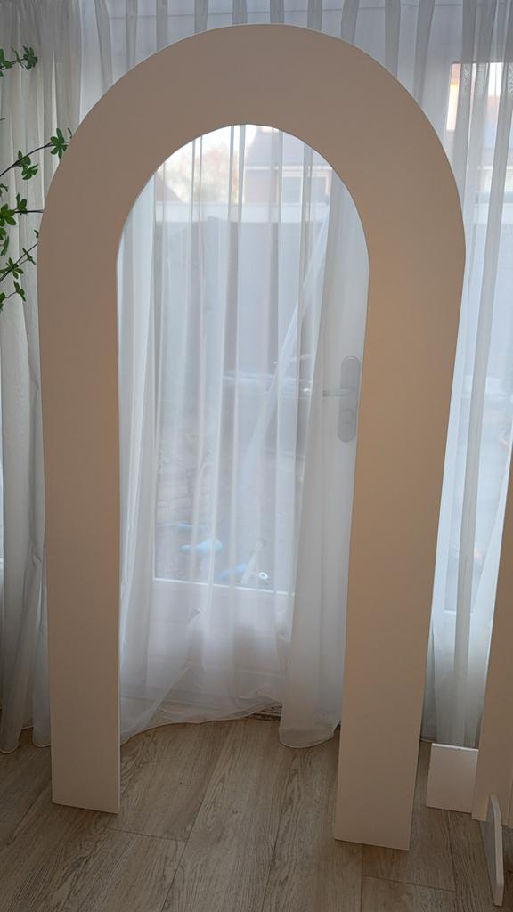 Arched backdrop te huur!, Ophalen