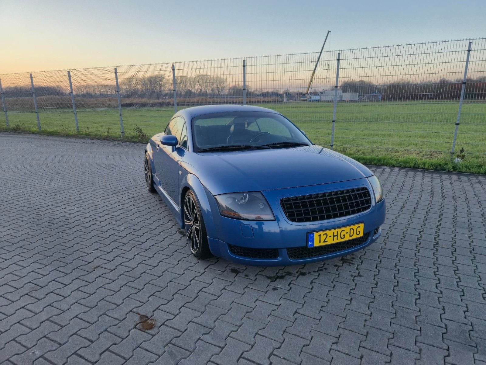 Audi TT 1.8 T Coupe 132KW 1999 Blauw, Auto's, Voorwielaandrijving, TT, Zwart, 4 cilinders