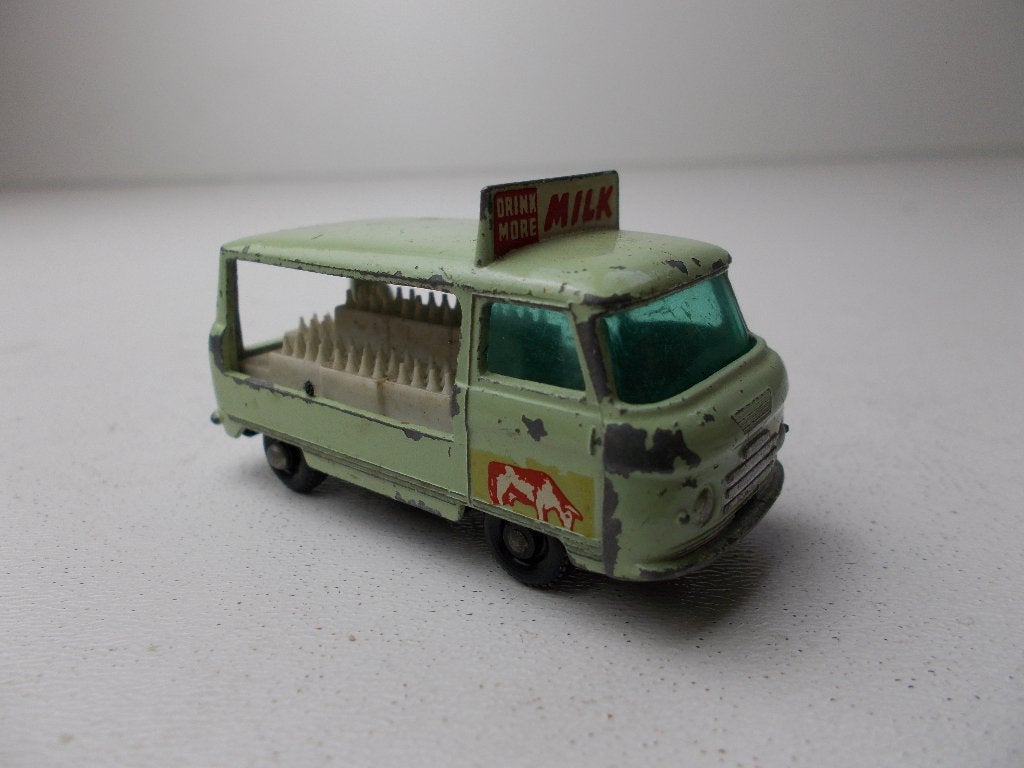 1961 Lesney Matchbox No. 21C COMMER BOTTLE FLOAT.