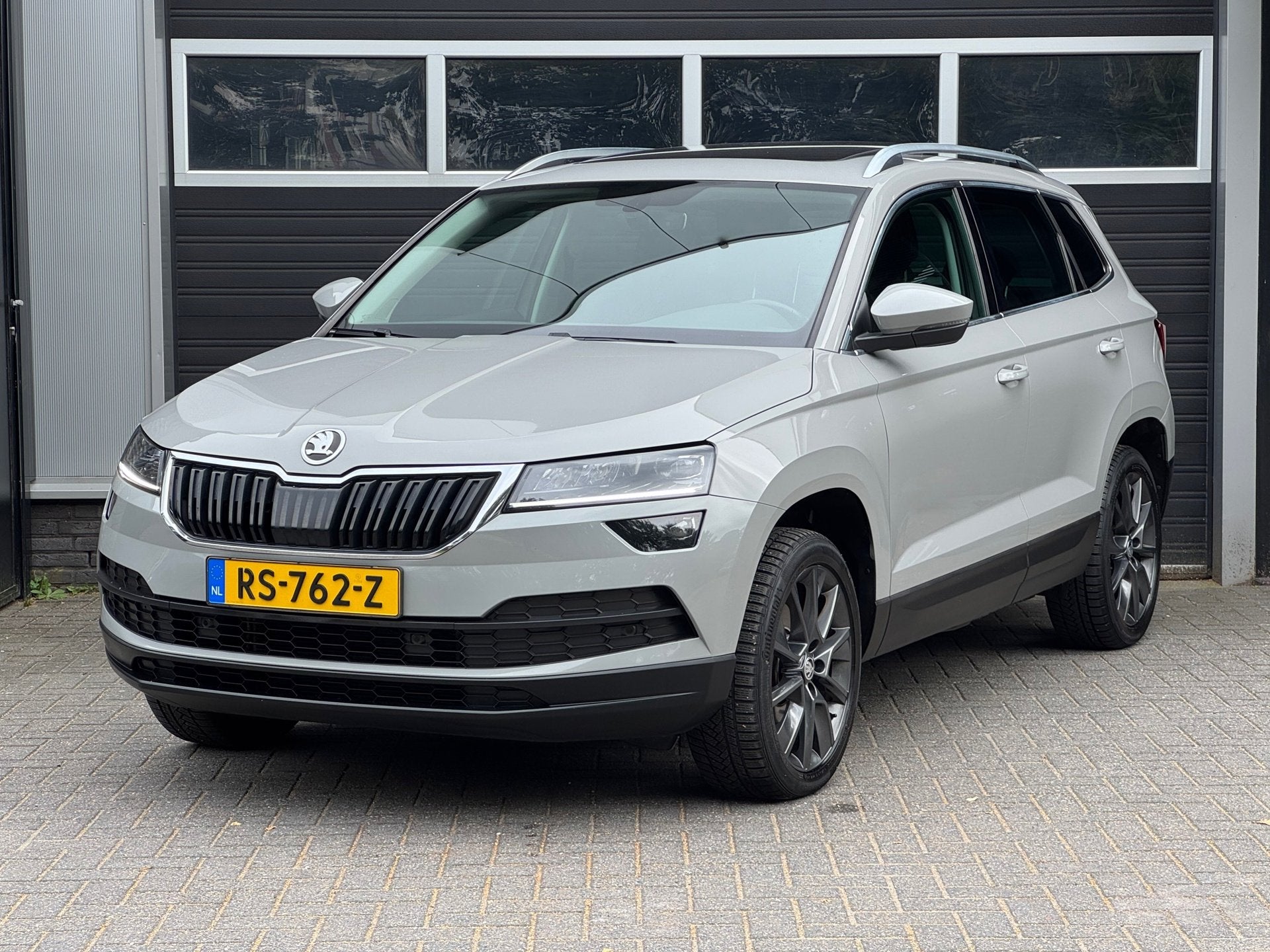 Skoda Karoq 1.5 TSI ACT Style Xenon/Led, Trekhaak, Pano, Nav, Auto's, Euro 6, 4 cilinders, 150 pk, Bedrijf